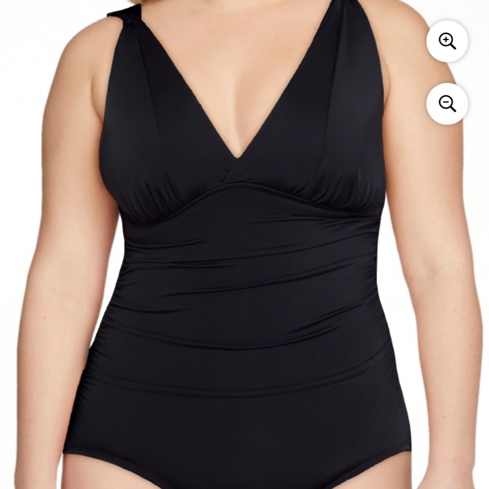 Nwt XL time and tru slimming silhouette bathing suit
